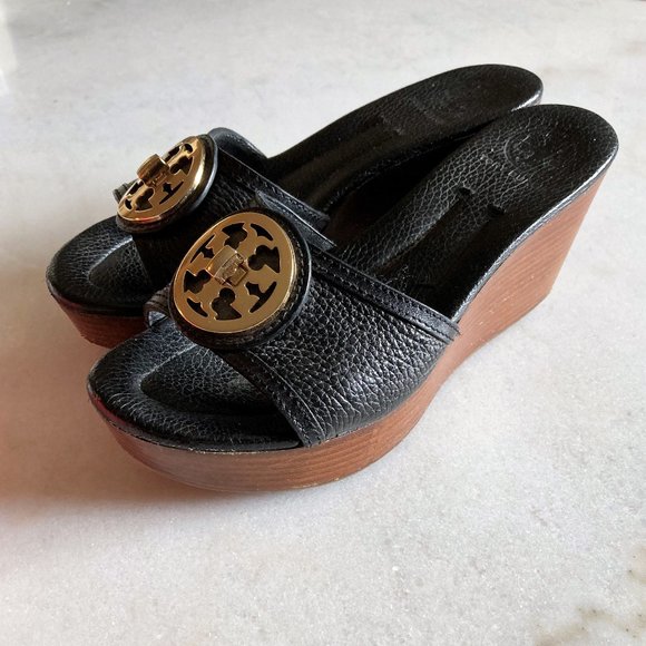 Tory Burch Selma slide sandal black leather, gold turn lock logo, wood platform - Picture 4 of 12